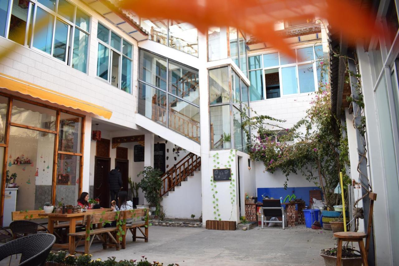 Dali Spring Field Hostel Buitenkant foto