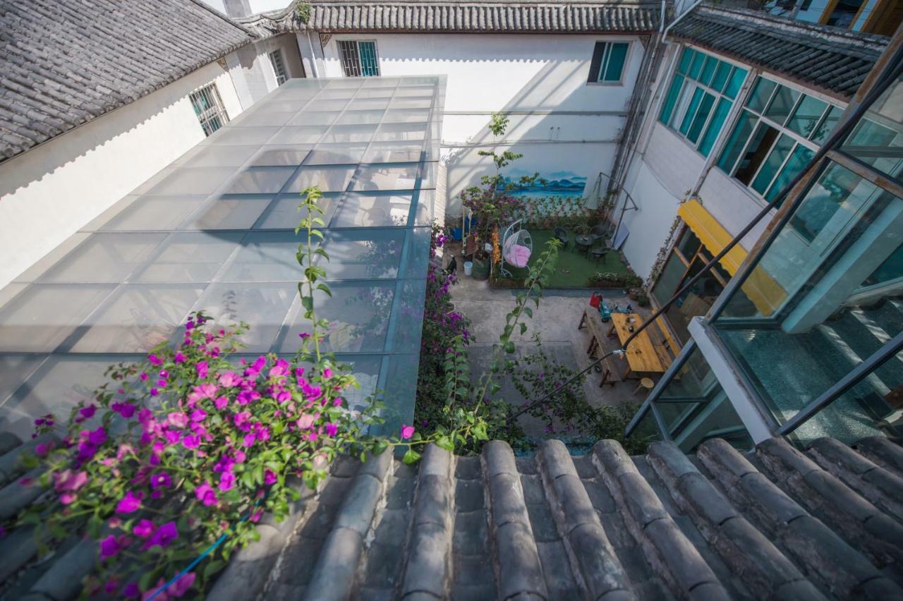 Dali Spring Field Hostel Buitenkant foto